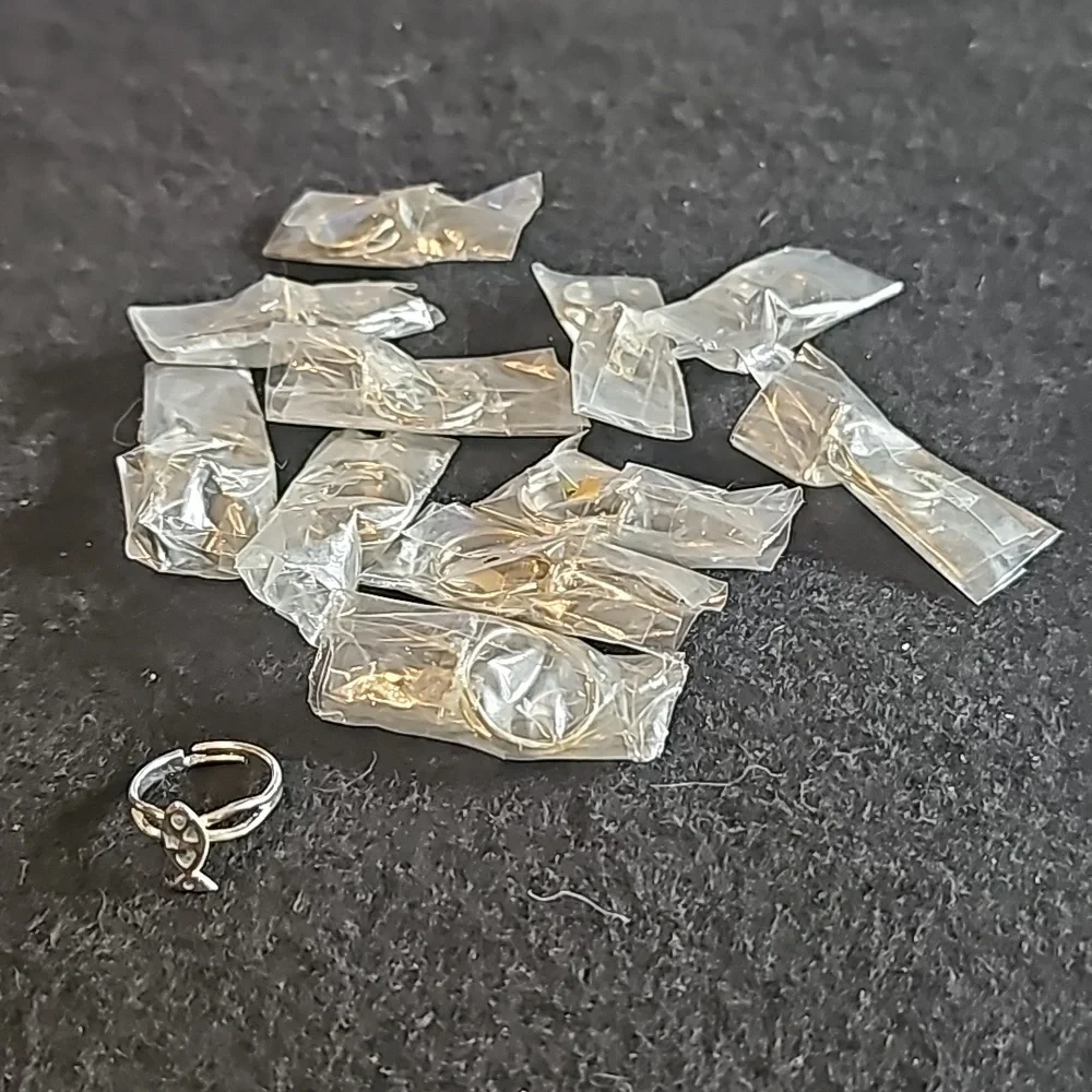 17 Adjustable Fish Rings 29 - Picture 3 of 3